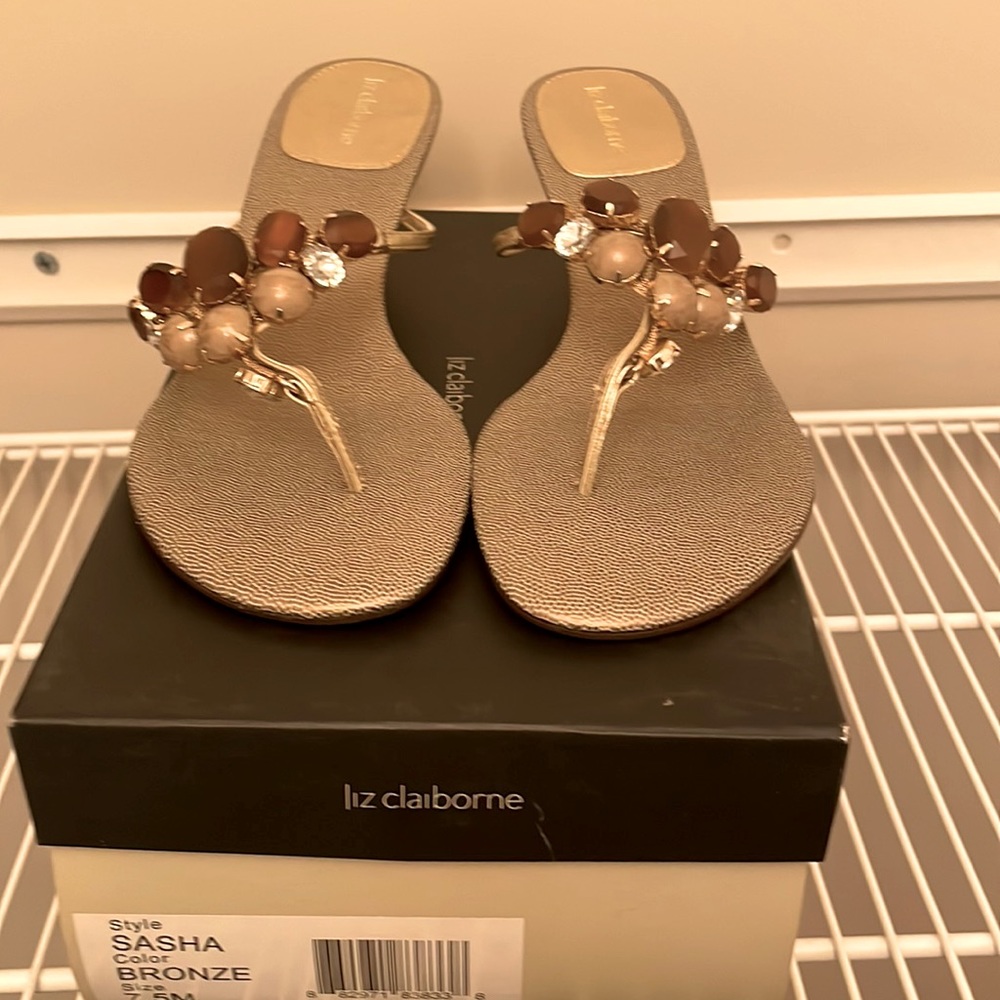 Liz Claiborne Sasha color bronze 7 1/2 shoes